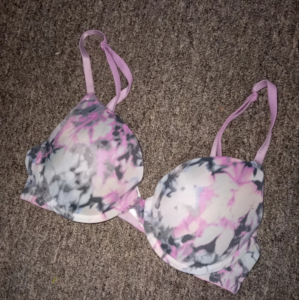 Victoria Secret Pink tie dye t shirt bra size 34B - Picture 2 of 4
